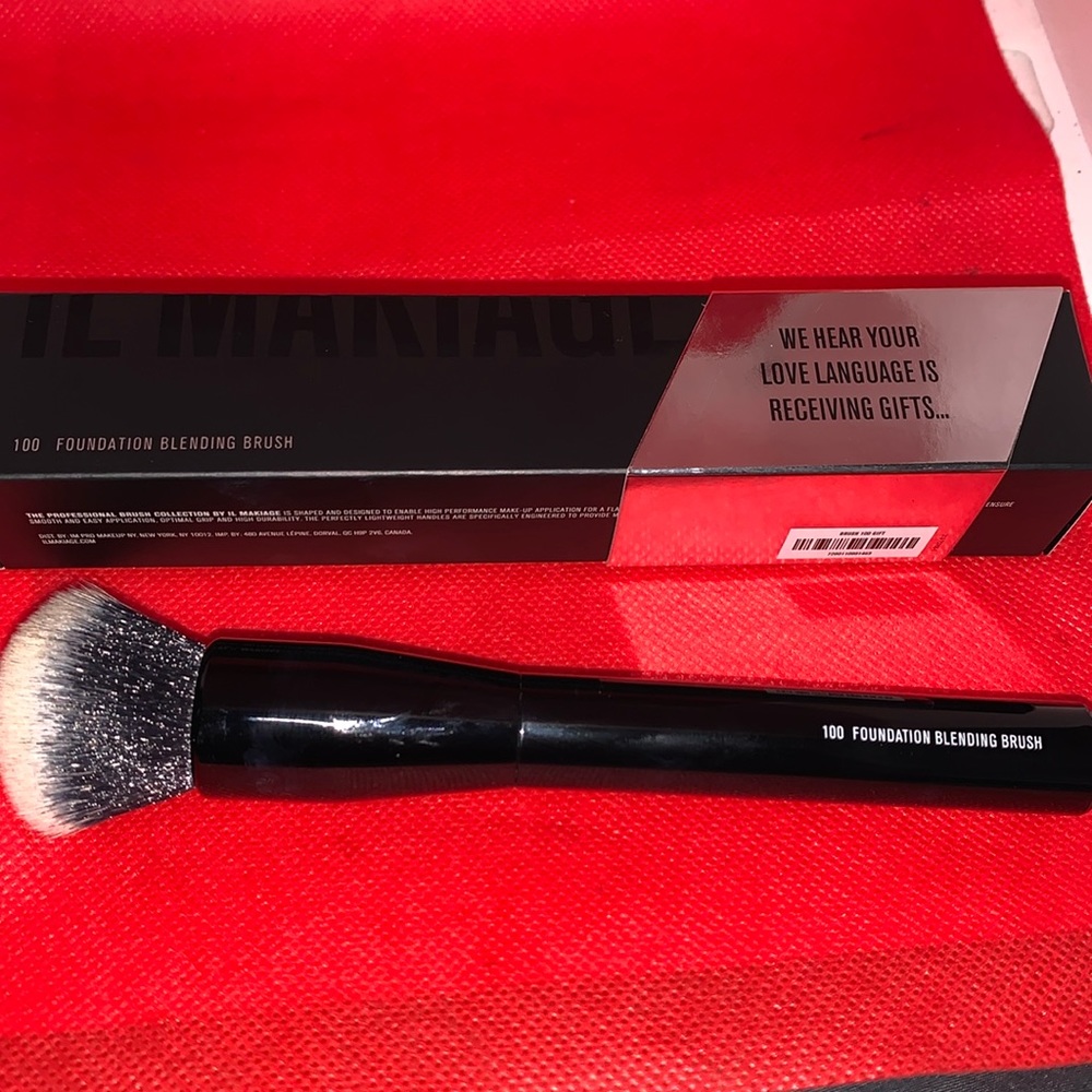 IL Makiage Blending Brush